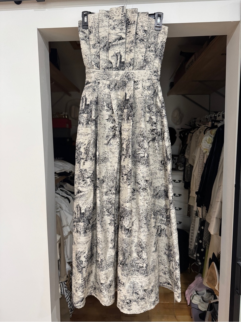 entro Strapless Toile-Print Midi Dress in Beige and Black
